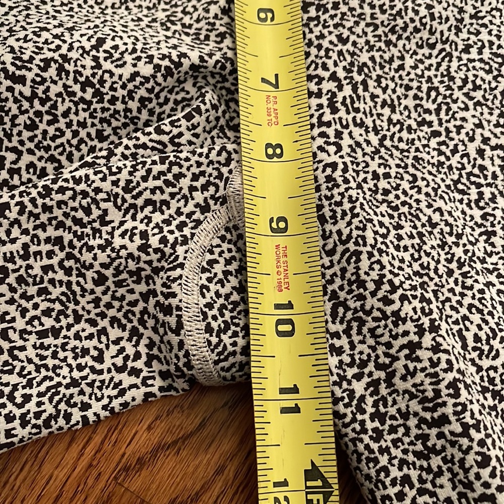 Athleta salutation stash textured tight - Picture 8 of 8